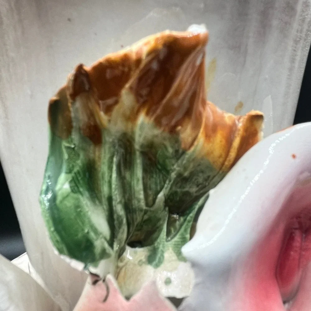 Vtg Capodimonte Italy Hand‎ Painted 3D Floral Porcelain Scallop Vase 14.5